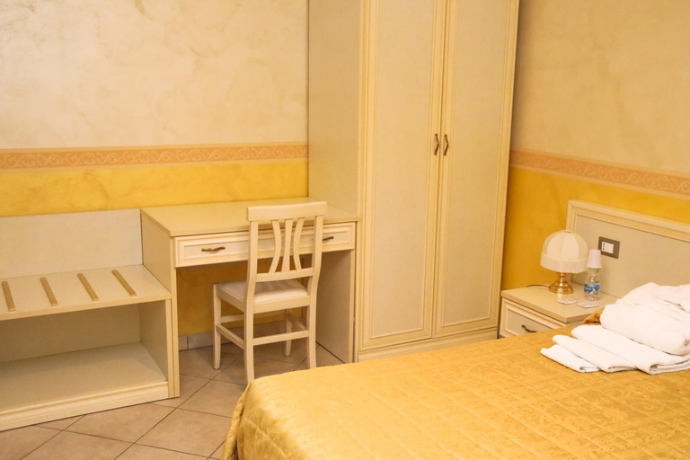 Others 5, b&b DOREMI, Ancona