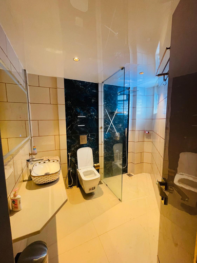 Bathroom 3, Home2 Renaissance Club, Mumbai Suburban
