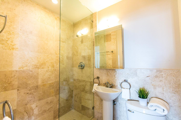 Bathroom 2, Hudson Apartments, Miami-Dade