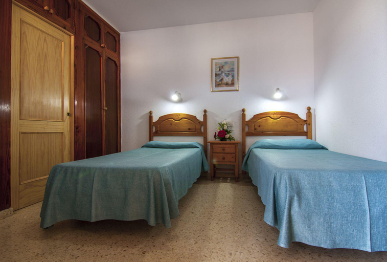Bedroom 2, Corona Roja Apartments, Las Palmas
