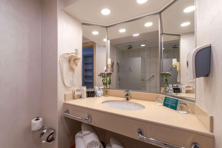 Bathroom 5, Pine Beach Belek, Serik