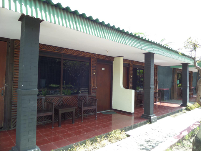 Exterior 13
