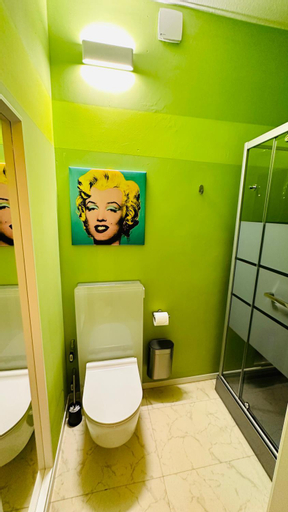 Bathroom 13