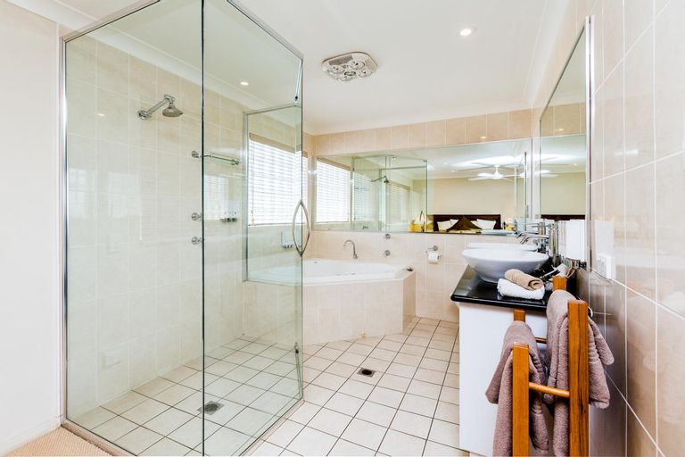 Bathroom 19