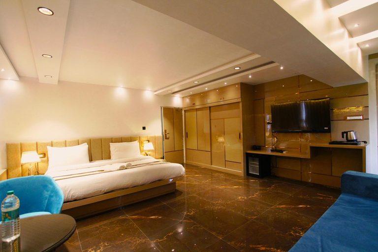 Bedroom 2, Home2 Renaissance Club, Mumbai Suburban