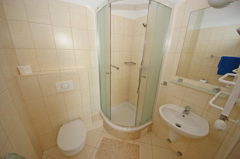 Bathroom 4, Hotel Zamkowy, Słupsk City