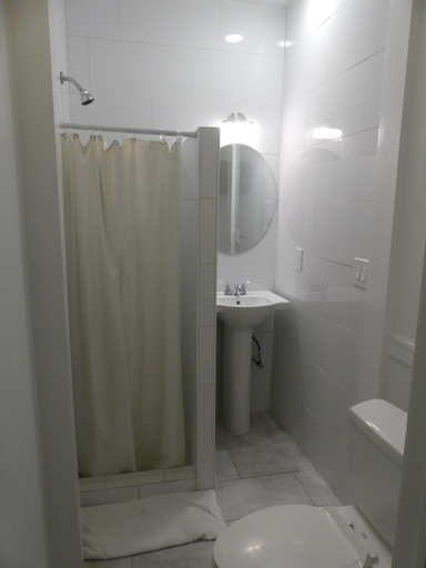 Bathroom 4, Hotel Del Flores, Los Angeles