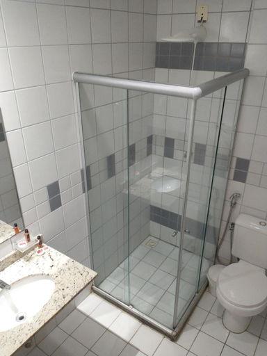 Bathroom 5, Flat Athenas 611, Salvador