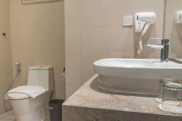 Bathroom 26