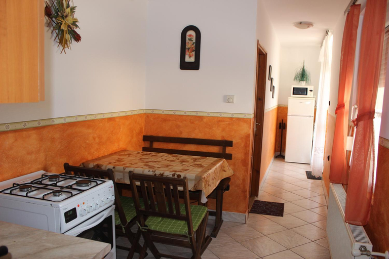 Others 4, Kovacs Vendeghaz, Pacsa/Zalaegerszeg