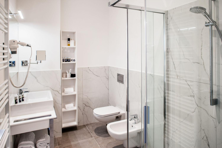 Bathroom 11