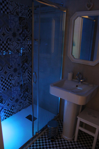 Others 4, B&B Dei Cardinale, Bari