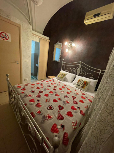 Others 3, B&B Sotto gli archi, Catania