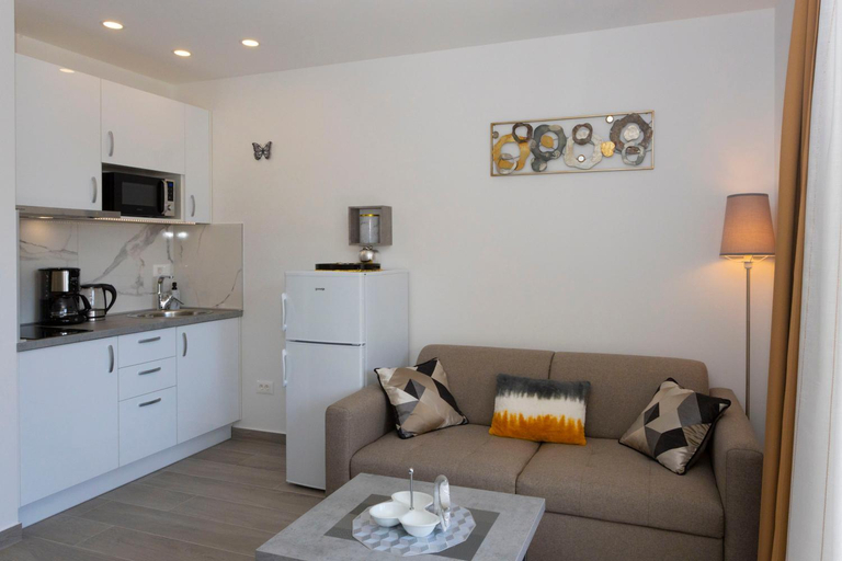 Others 3, Apartments Vicin, Brela