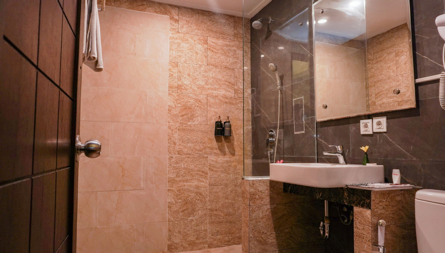Bathroom 27