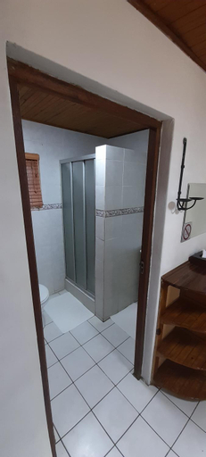 Bathroom 14