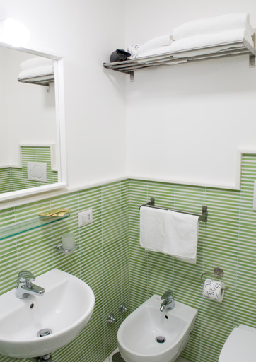 Bathroom 2, Maison San Paolo, Napoli