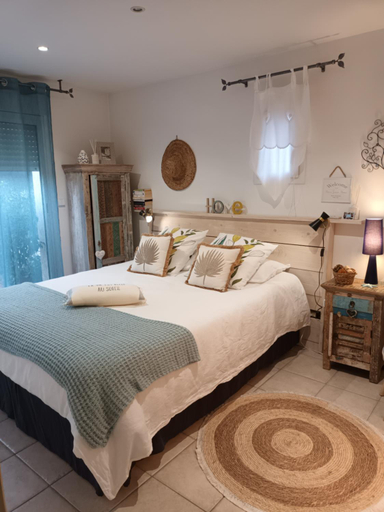 Bedroom, Jolie suite Lalou Cote d'Azur, Var