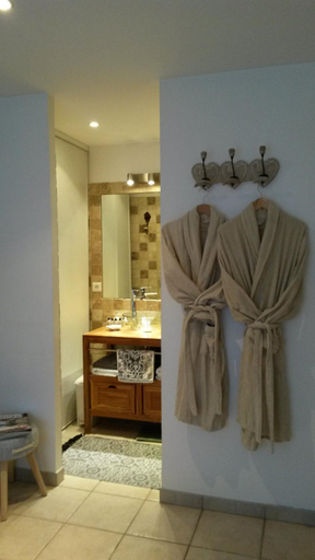 Bathroom 3, Jolie suite Lalou Cote d'Azur, Var