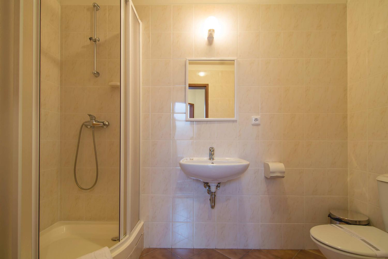 Bathroom 3, Romania, Karlovy Vary