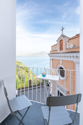 Others 5, Casa Vicana, Napoli