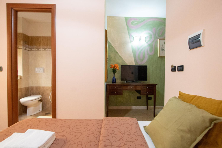 Bedroom 3, B&B Colorful Suite Yard, Rome