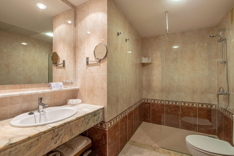 Bathroom 4, Zafiro Tropic, Baleares