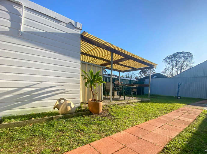 Cosy guesthouse with private garden, Bankstown  - South
