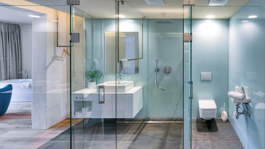 Bathroom 4, Hotel Hinteregger, Lienz