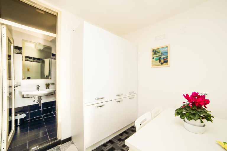 Bathroom, La Casetta, Salerno