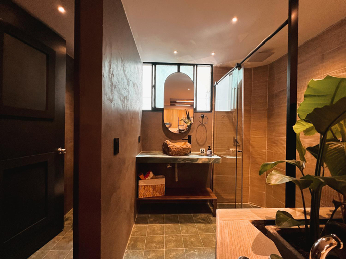Shower 2, LUXURY PALACE POBLADO MANILA, Medellín