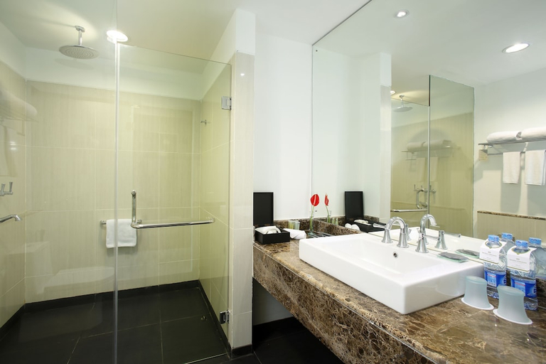 Bathroom 3, Hotel Santika Cikarang, Cikarang