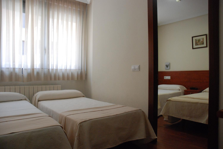Bedroom 2, Apartahotel FC Catedral, León