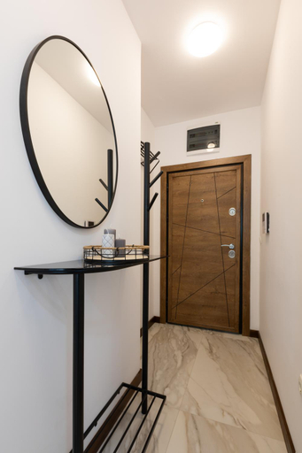 5, Didi's Central Designer Apartments, Stolichna