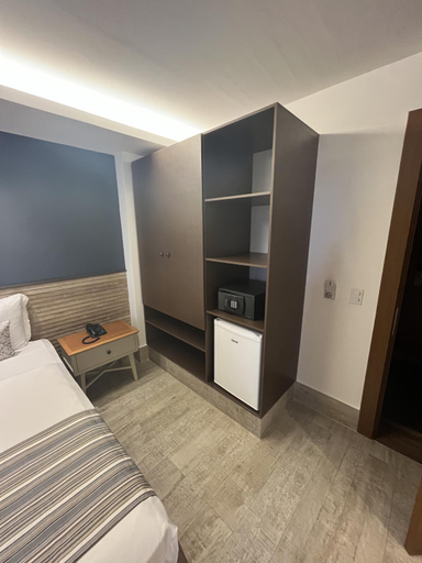 Bedroom, Golden Towers Hotel, Macaé