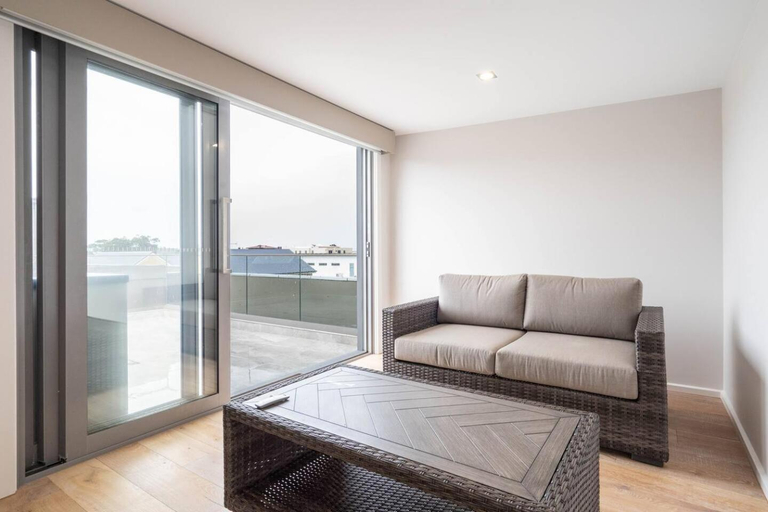 Others 2, Foreshore Retreat - Beachside Convenience for Groups, Mornington P'sula - South