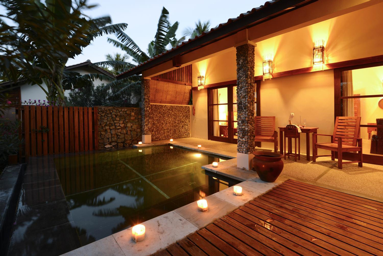 Swimming Pool 23