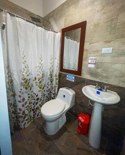 Bathroom 2, Casa Blanca San Antonio Hostal Boutique, Santiago de Cali
