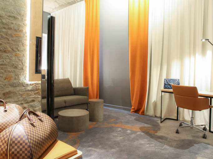 Novotel Saint Brieuc Central Station - Tap to explore photos