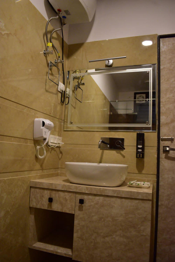 Bathroom 4, Hotel Montana Vyoo, South Sikkim