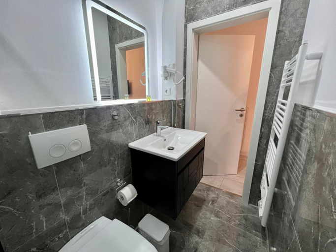 Bathroom 5, Durmaz Hotel, Region Hannover