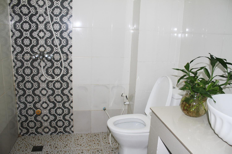 Bathroom, My Parents Guesthouse, Kampot