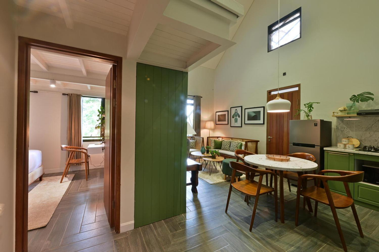 Dining Room 12