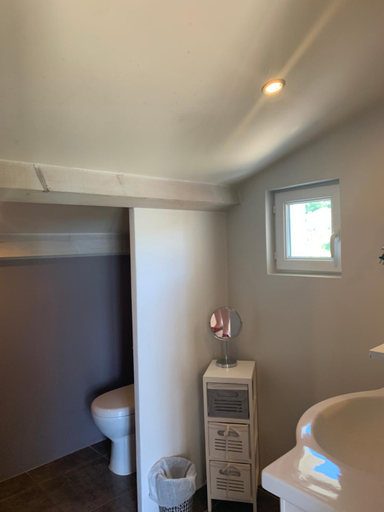 Bathroom 2, Domaine La Condamine CRILLON LE BRAVE, Vaucluse