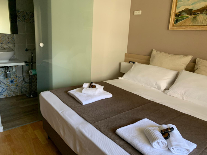 Bedroom 16
