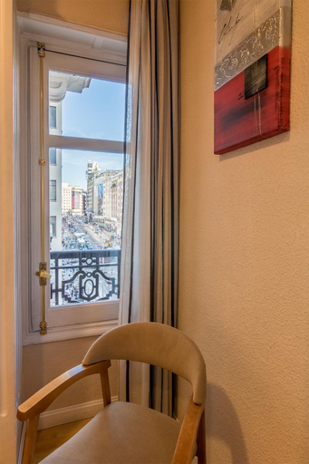 Others 5, Hostal Santillan, Madrid