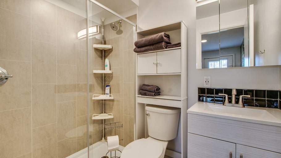 Bathroom 3, Charming Mid Town Guest House W/private Patio!, Maricopa
