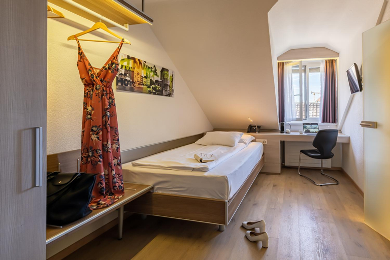 Bedroom 6