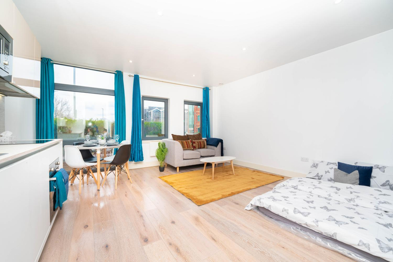 Others 5, One bed flat with additional double mattress suitable for 4, London