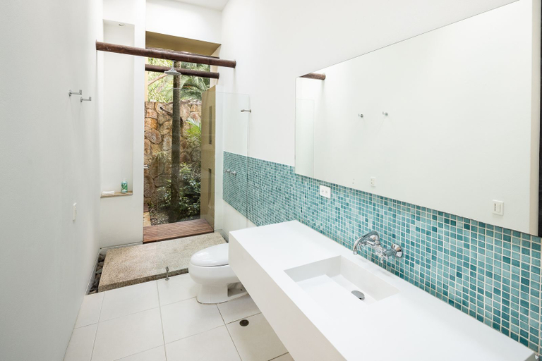 Bathroom, Yeguas Z77 by Wynwood House, Anapoima